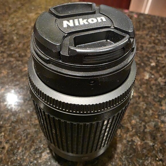 Nikkon DX AF-S Nikkor 55-200mm 1:4-5 Camera lens